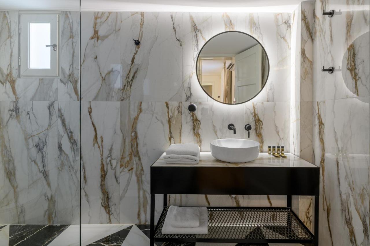Meno Suite With Private Terrace - Jaccuzzi, Acropolis View Athens Ngoại thất bức ảnh