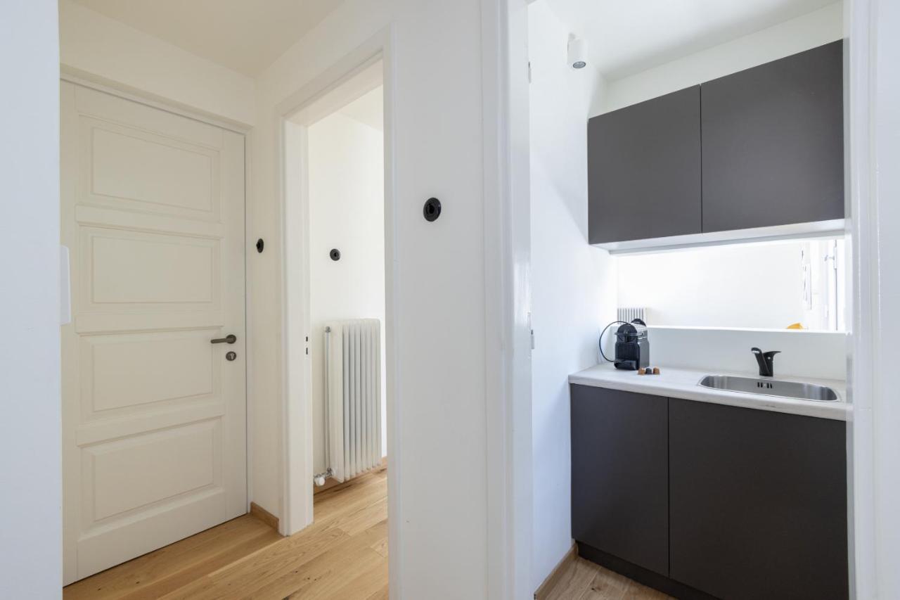 Meno Suite With Private Terrace - Jaccuzzi, Acropolis View Athens Ngoại thất bức ảnh