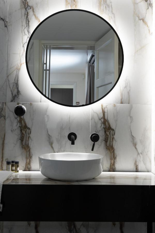 Meno Suite With Private Terrace - Jaccuzzi, Acropolis View Athens Ngoại thất bức ảnh